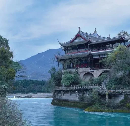 梦见都江堰都是水_1