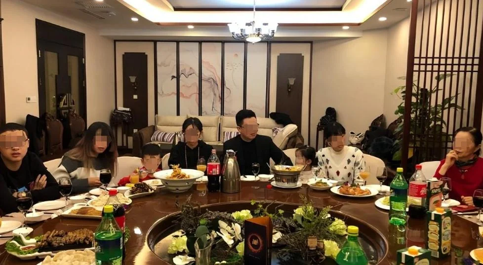 梦见自己生日请客喝酒_2