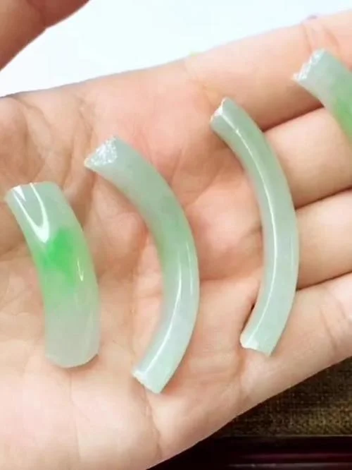 梦到自己的玉手镯碎了_2