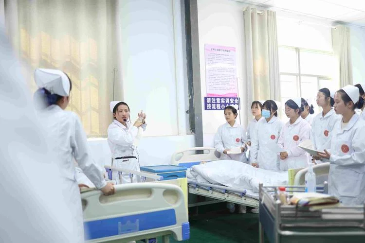 有哪些学校可以学护理-有哪些学校学护理