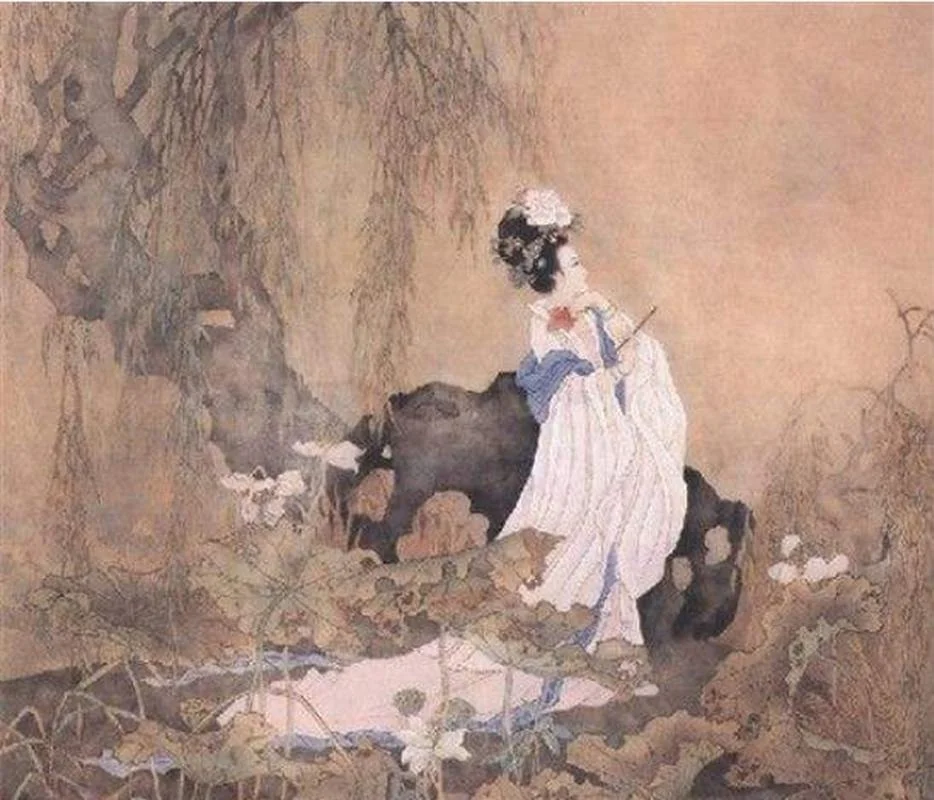梦见寡妇主动亲近自己_1
