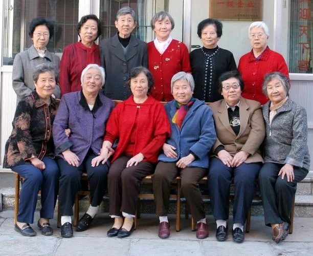 梦见和老同学聚会-梦回同窗聚会