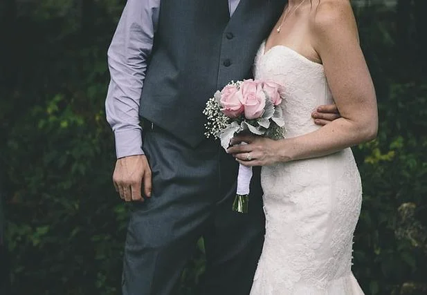梦见媳妇和别人结婚了是怎么回事_2