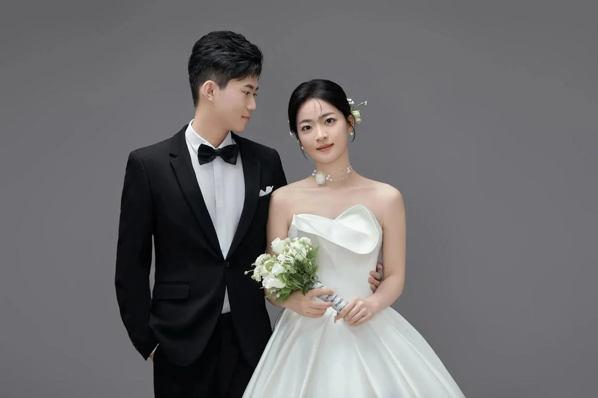 婚纱照大概在多少钱_1