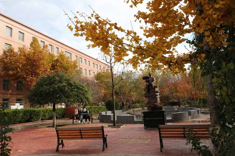 保定理工职业学院_1