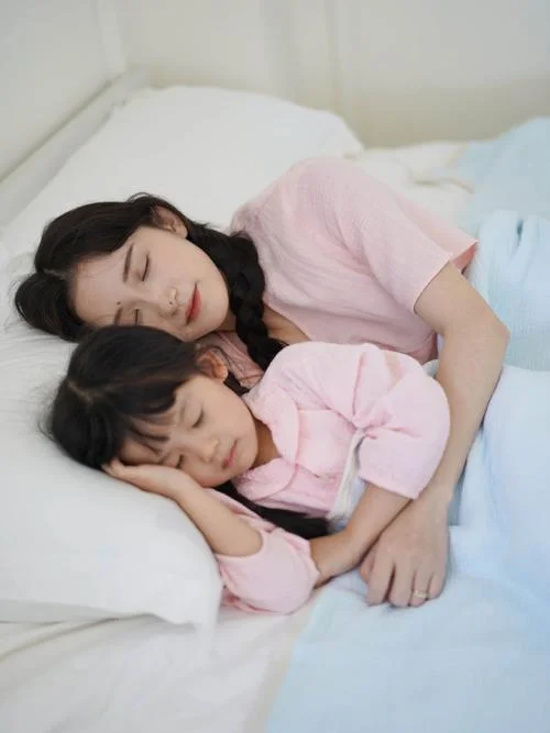 梦见小孩子和女人_1