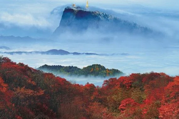 峨眉天下秀的下一句_1
