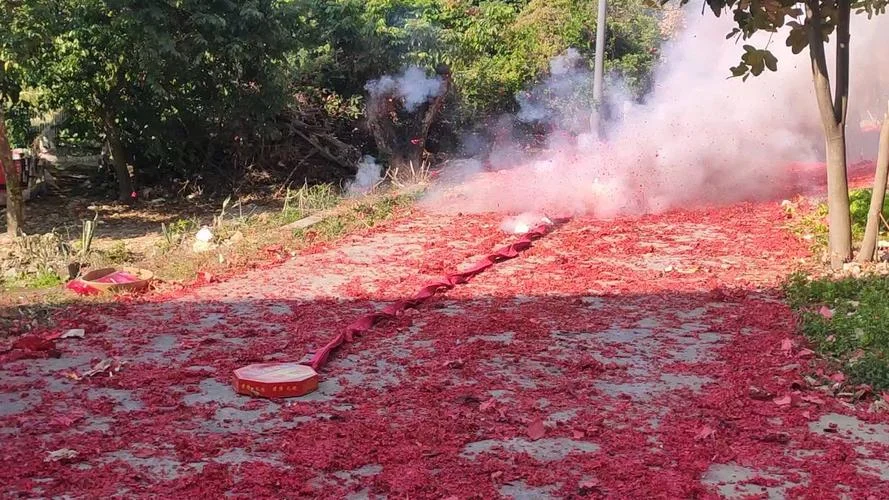 梦到自己放炮是什么兆头_1
