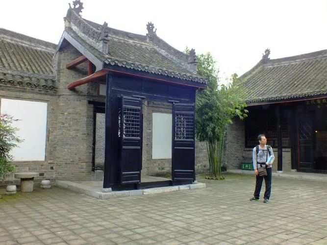 天下衙门朝南开下一句_1