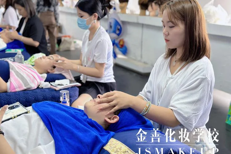 学美容怎么样难学吗-学美容难