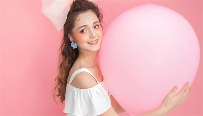 梦见女孩子主动喜欢我_1