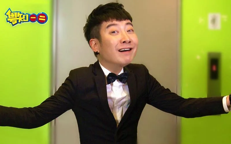 粤知一二的嘉峰多大了_1