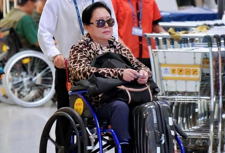 老态龙钟下一句是什么-白发苍苍