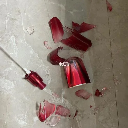 梦见化妆品碎了_1