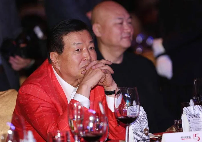 红牛老板严彬简介_2