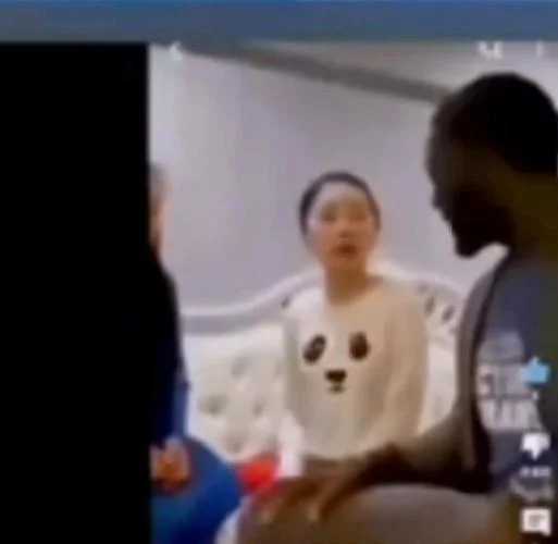 中国留学生被5黑人干_2