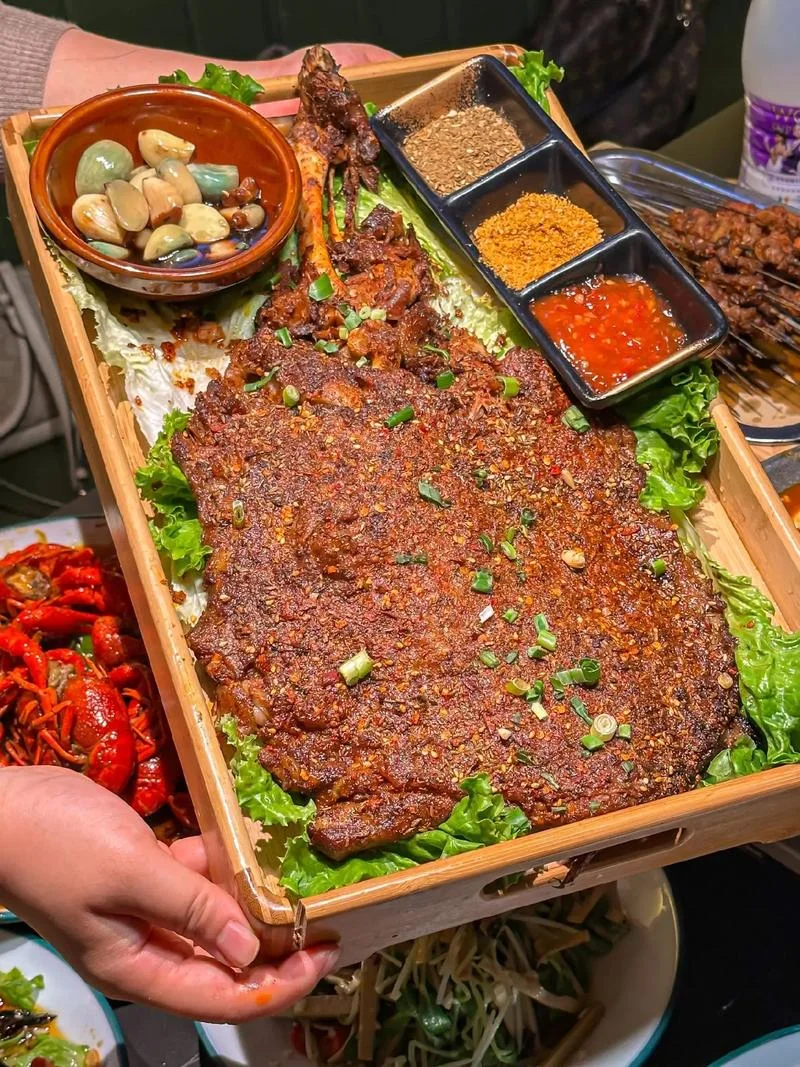 孕妇梦见吃烤羊肉_1