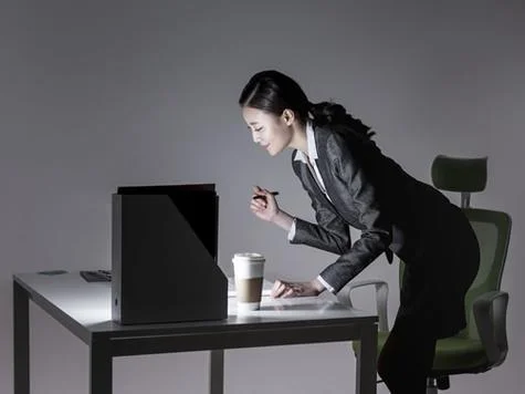 梦见自己没穿衣去上班_2