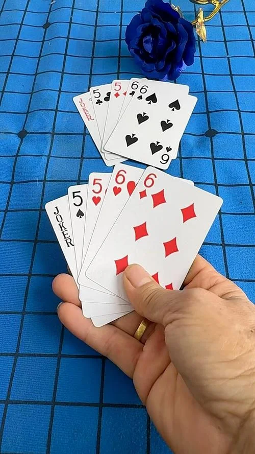 梦见打扑克一手好牌_1