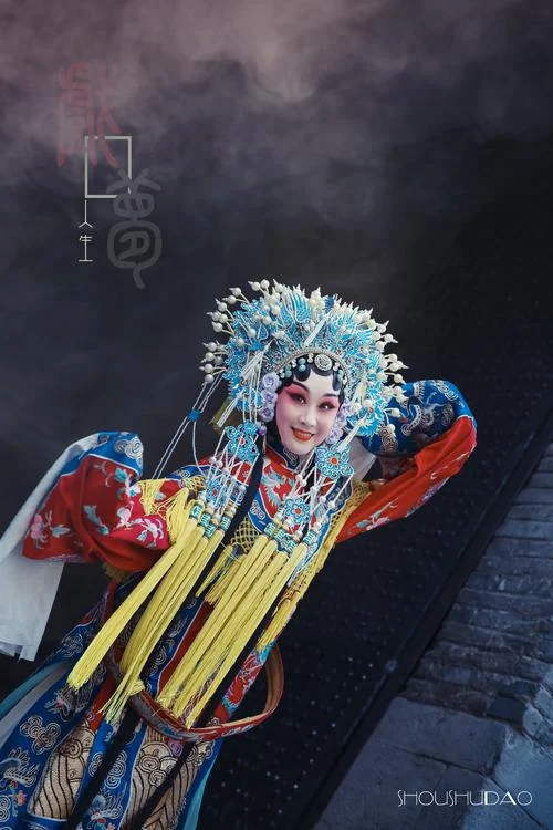 梦见唱戏的人在眼前_2