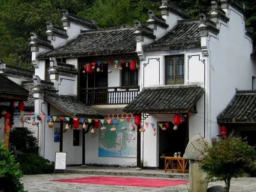 红灯笼外婆家景点讲解_2
