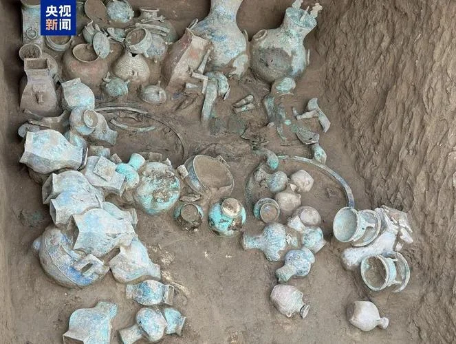 梦见陵墓陪葬品_2