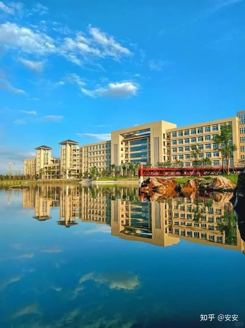 广西师范大学漓江学院_2