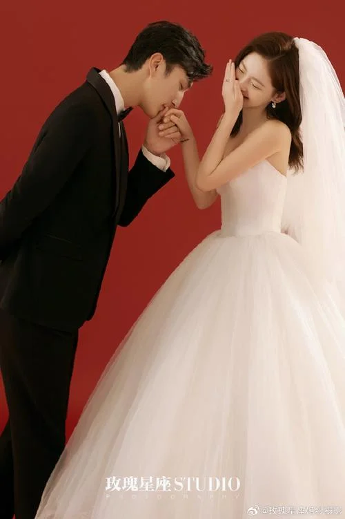 婚纱照大概在多少钱_2