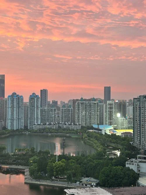 窗外风景依旧的下一句_2