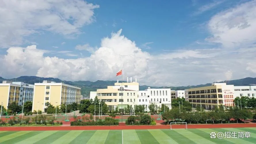 昆明艺术学校报考条件_1