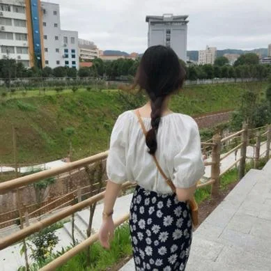qq女生背影公式图像_1