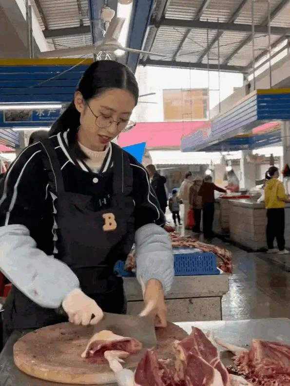 女人梦见卖猪肉_1