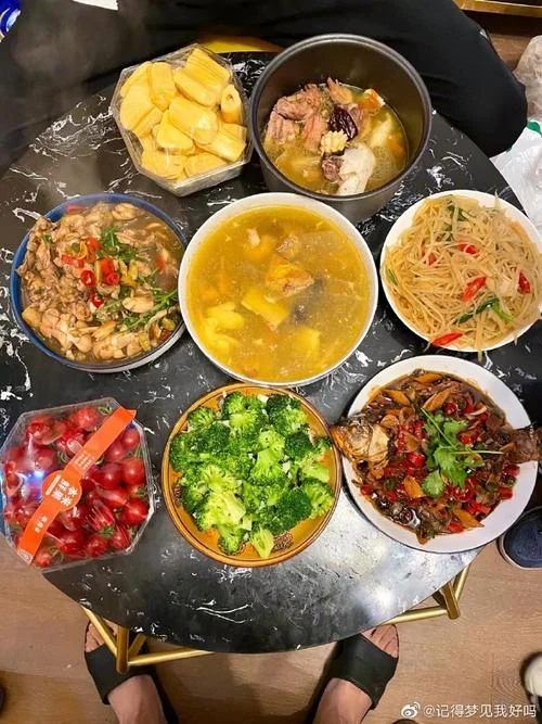 梦见煮饭给家人吃-梦为家人煮饭