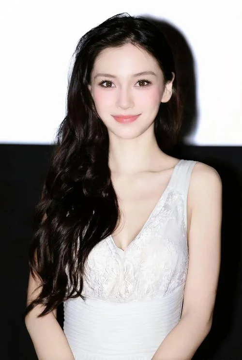 女人方脸面相图片_2