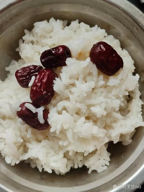 梦见别人煮了好多米饭_1