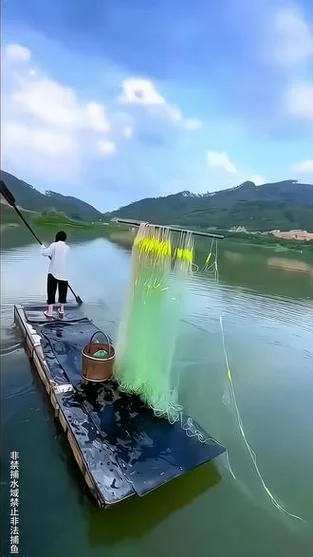 梦到下水用渔网捕鱼_1
