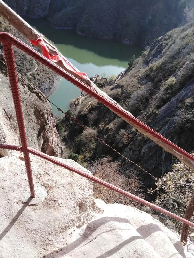 算命梦见爬山很陡峭_2