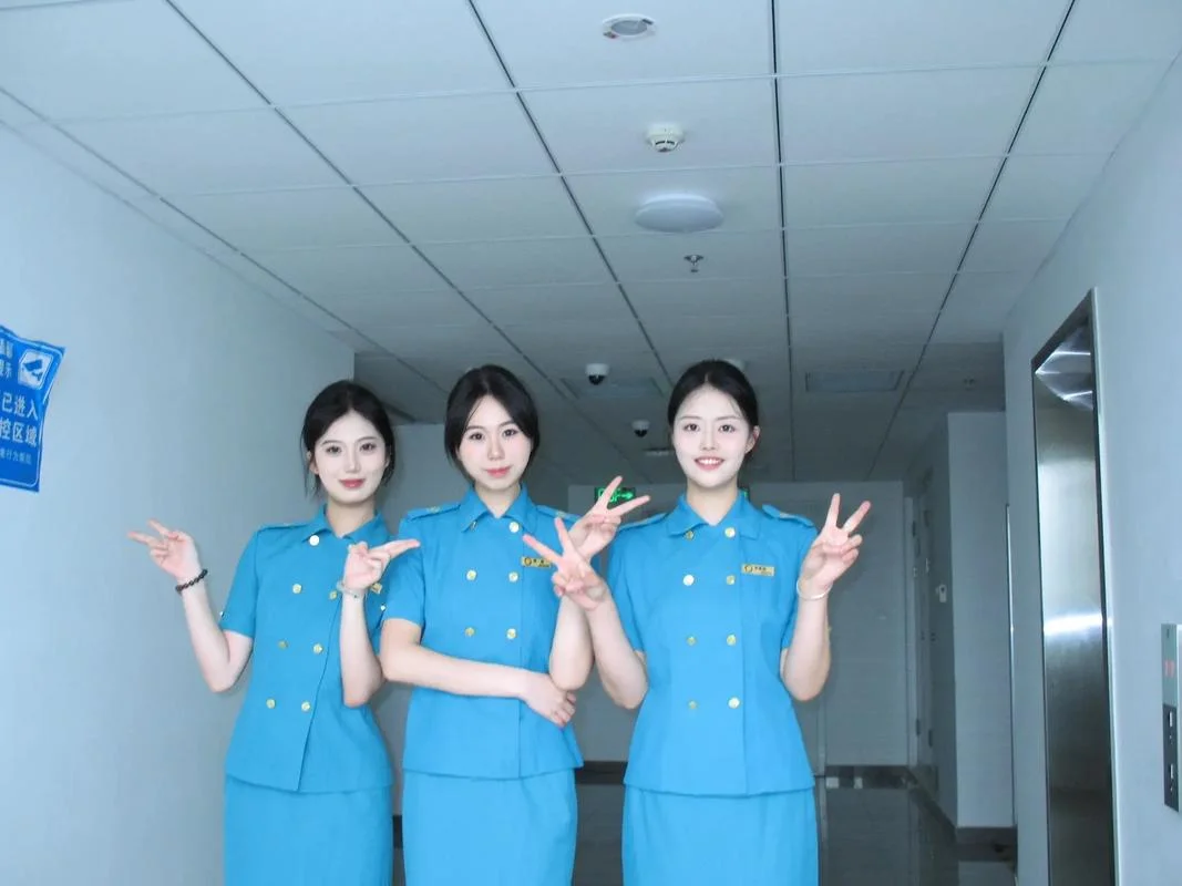 空乘艺考生可以考哪些大学_1