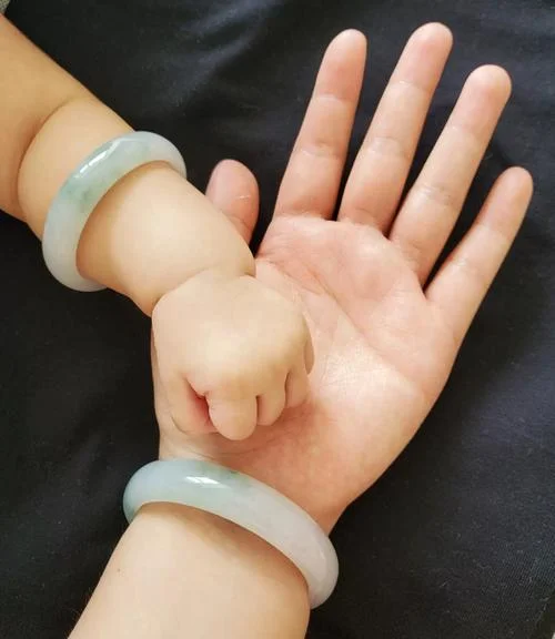 孕妇梦到翡翠手镯_2
