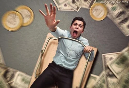 梦见陌生人送礼物给我_1