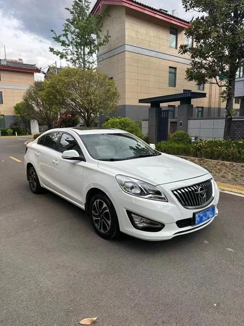 海马汽车m5多少钱一辆_1