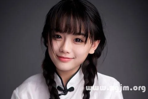 孕妇梦见梳头发扎辫子_1