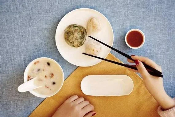 做梦吃饭是什么意思啊_2