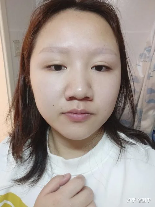 梦见自己的眉毛被刮了_2