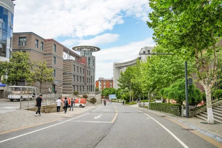 西安翻译学院学费多少-西安翻译学院学费
