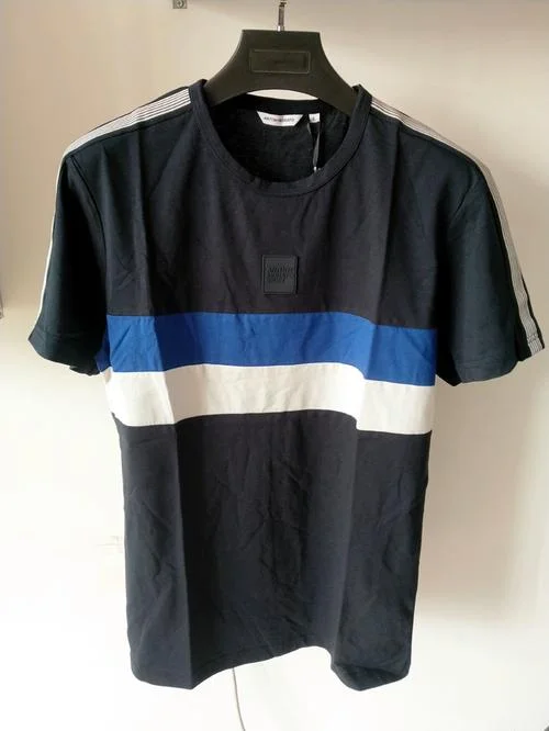 am是什么品牌的衣服_1