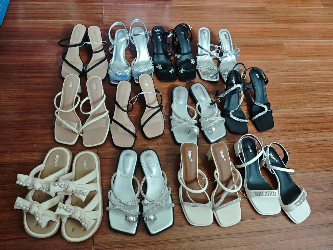 梦见一堆鞋子什么意思_1