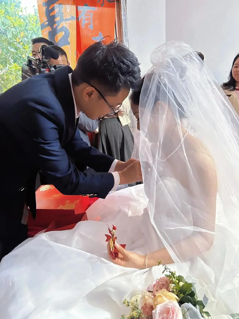 梦到和朋友结婚_1