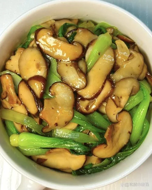 香菇炒青菜简笔画_1
