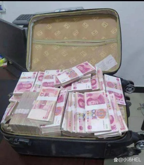 梦见口袋里装了很多钱_2